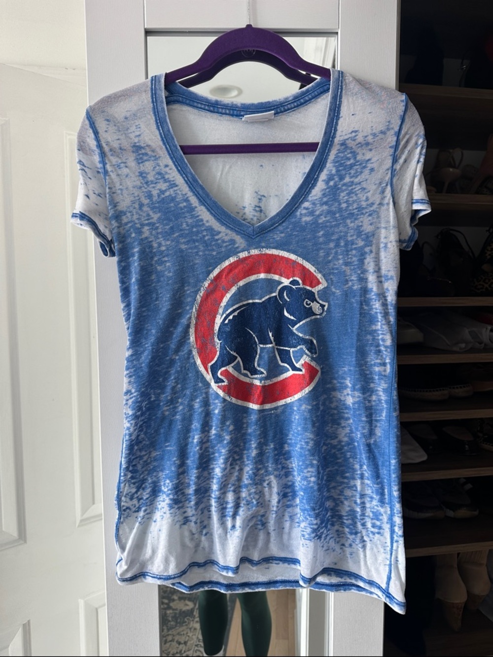 Chicago Cubs Vintage-Style Blue & White V-Neck Tee